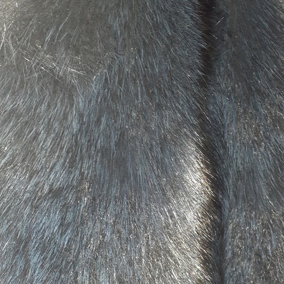 Sprung Blue fur Vest - Picture 5 of 5